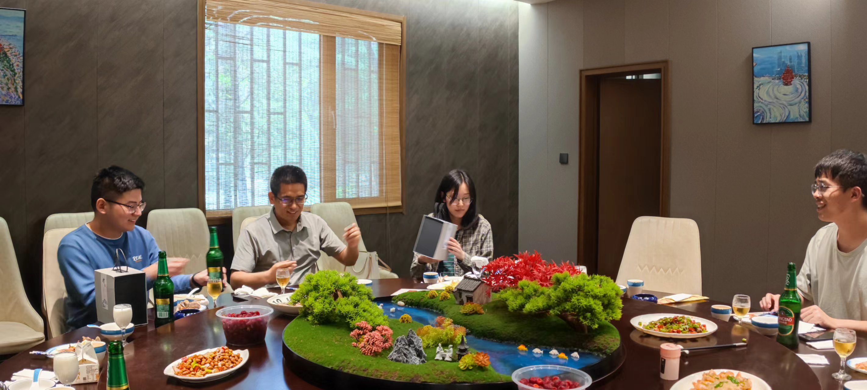 2023夏，欢送第二届毕业生